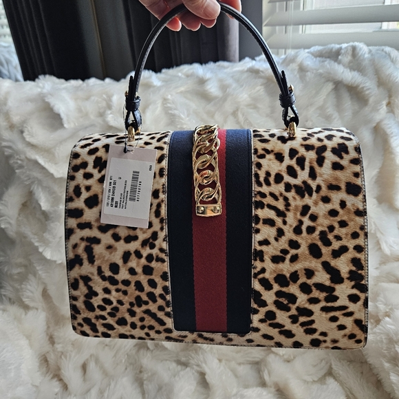 Gucci Beige/Black Leopard Print Calfhair and Leather Sylvie Top Handle Bag. Bran - Picture 5 of 11